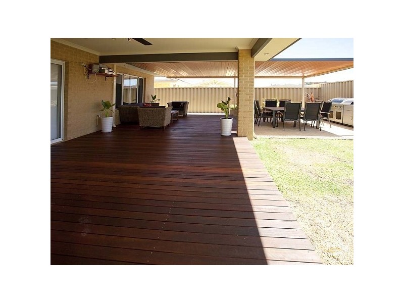 9 Lowerhall Gardens, Southern River WA 6110