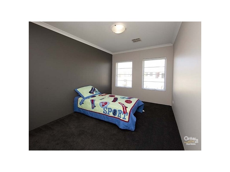 9 Lowerhall Gardens, Southern River WA 6110