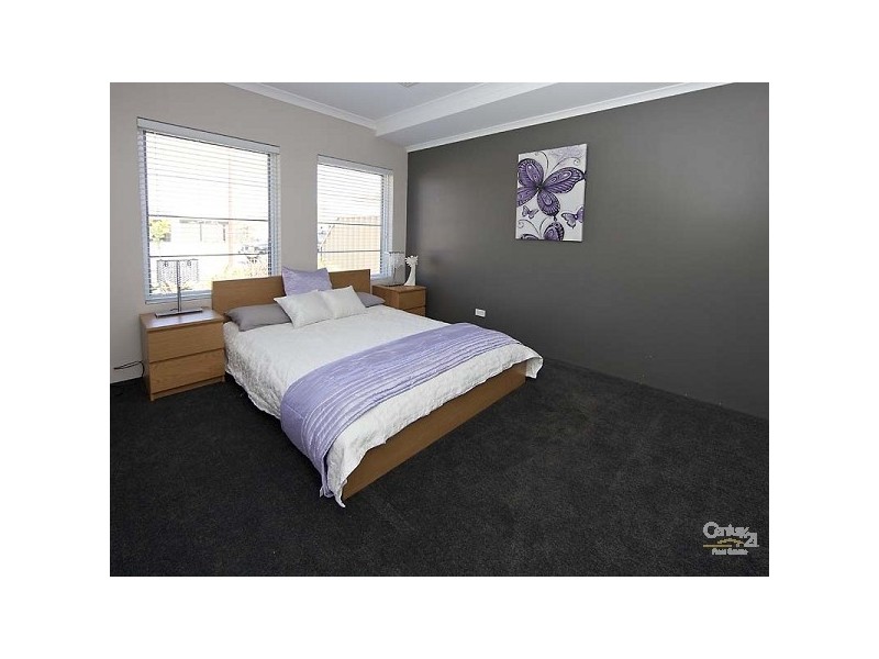 9 Lowerhall Gardens, Southern River WA 6110