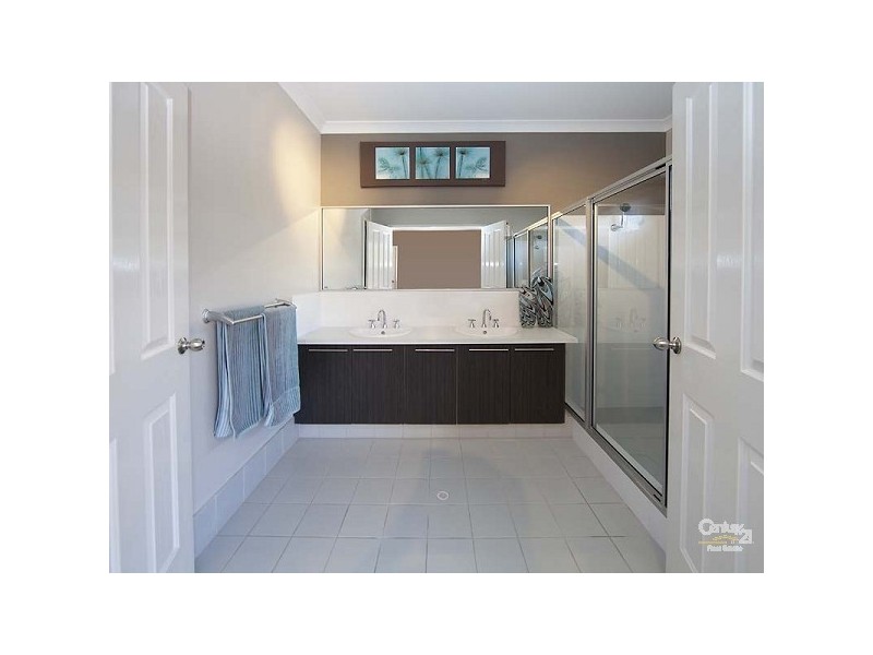 9 Lowerhall Gardens, Southern River WA 6110