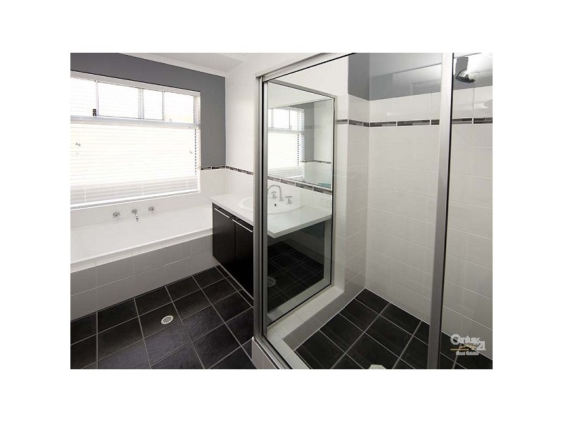 9 Lowerhall Gardens, Southern River WA 6110