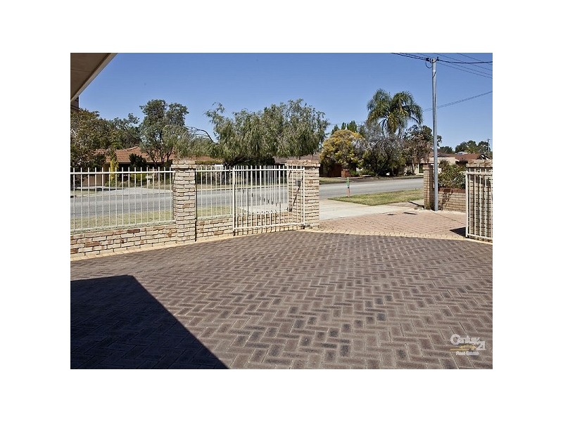 17A Riley Road, Riverton WA 6148