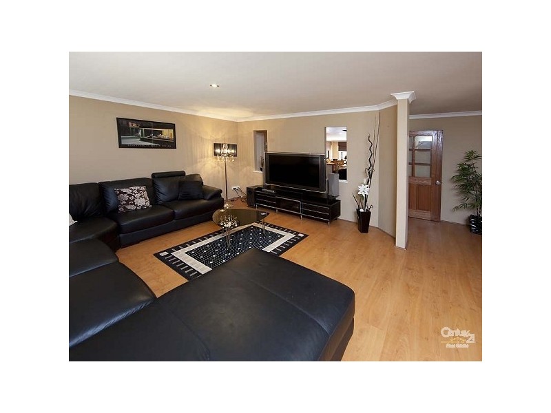 216 Amherst Road, Canning Vale WA 6155