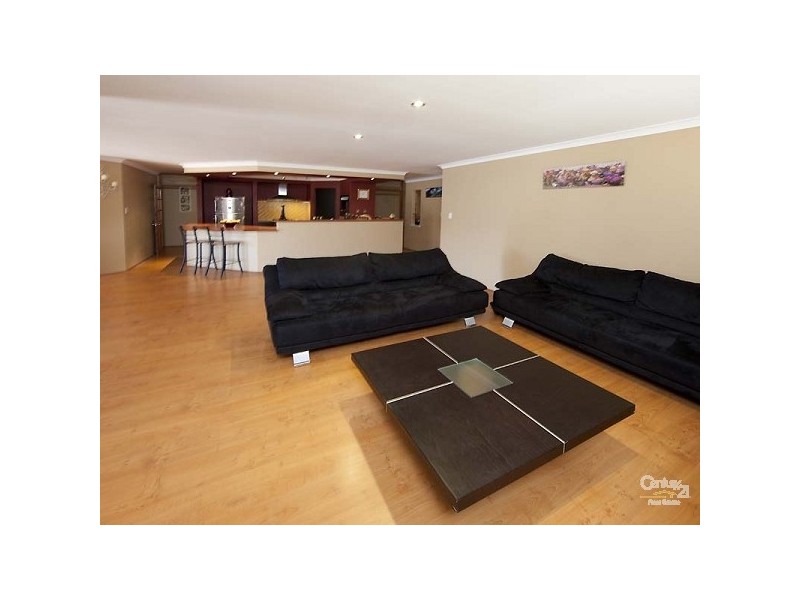 216 Amherst Road, Canning Vale WA 6155