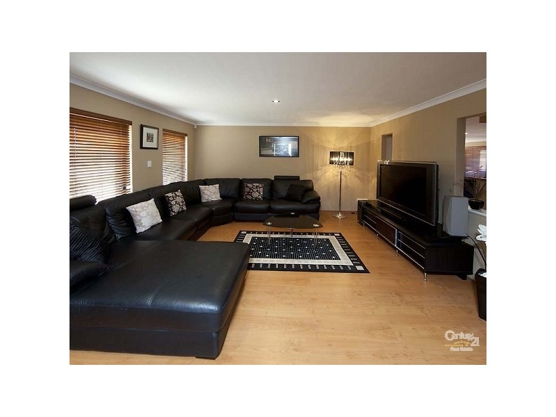 216 Amherst Road, Canning Vale WA 6155