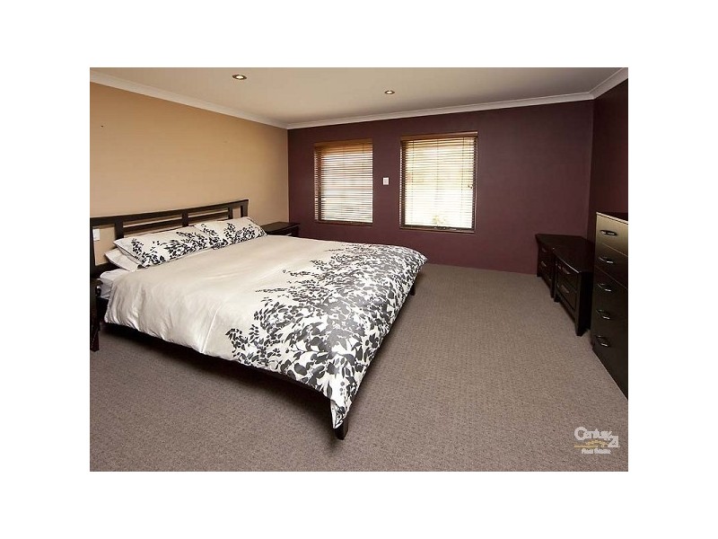 216 Amherst Road, Canning Vale WA 6155