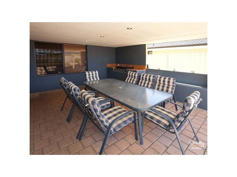 216 Amherst Road, Canning Vale WA 6155