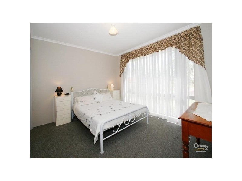 16 Samuel Loop, Canning Vale WA 6155