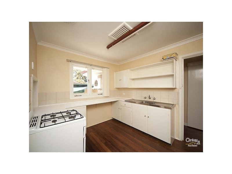 11 Meyrick Way, Langford WA 6147