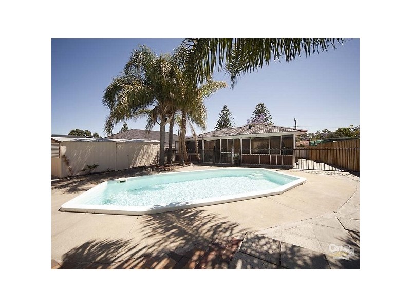 11 Meyrick Way, Langford WA 6147