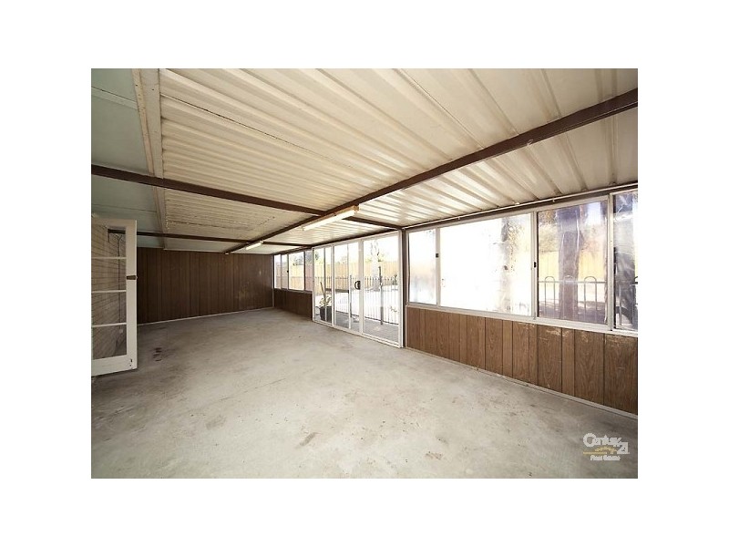 11 Meyrick Way, Langford WA 6147