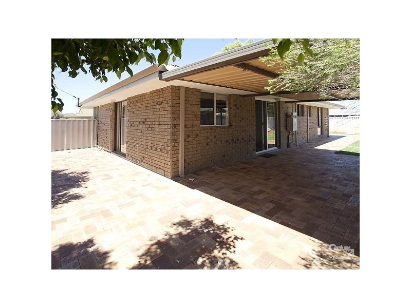 1 Tiree Place, Seville Grove WA 6112