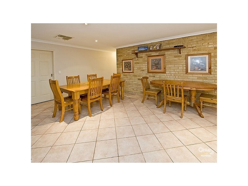 22 Wisteria Place, Thornlie WA 6108