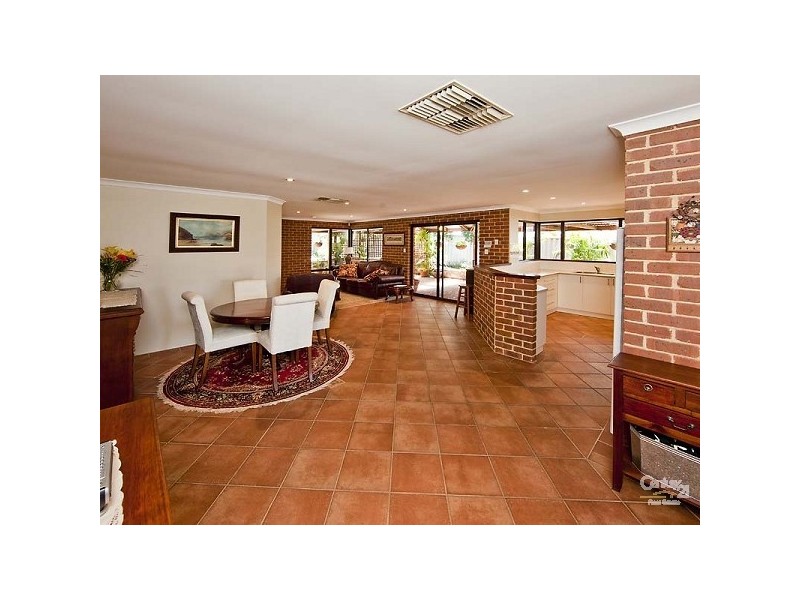 24 Pipit Close, Huntingdale WA 6110