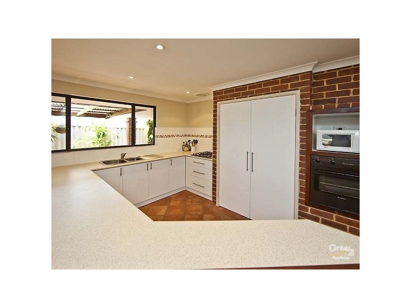 24 Pipit Close, Huntingdale WA 6110