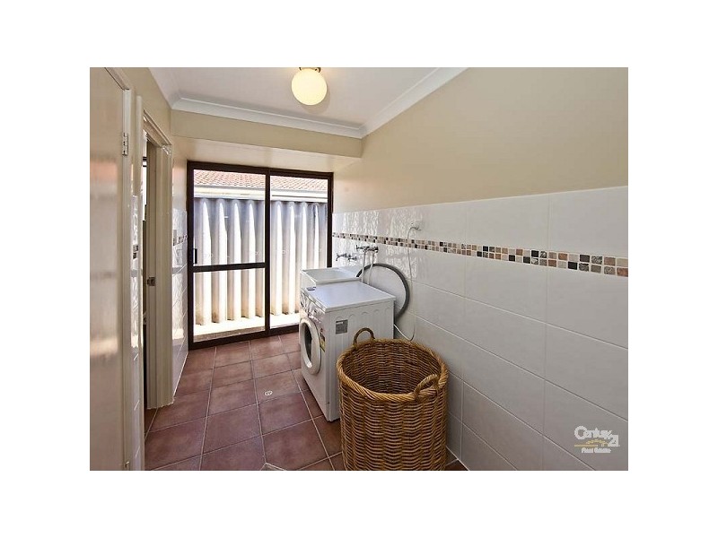 24 Pipit Close, Huntingdale WA 6110