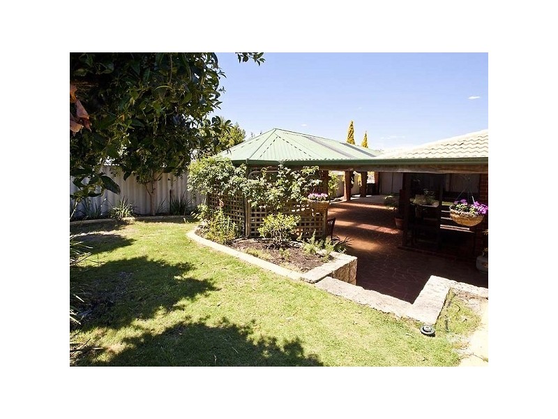 24 Pipit Close, Huntingdale WA 6110