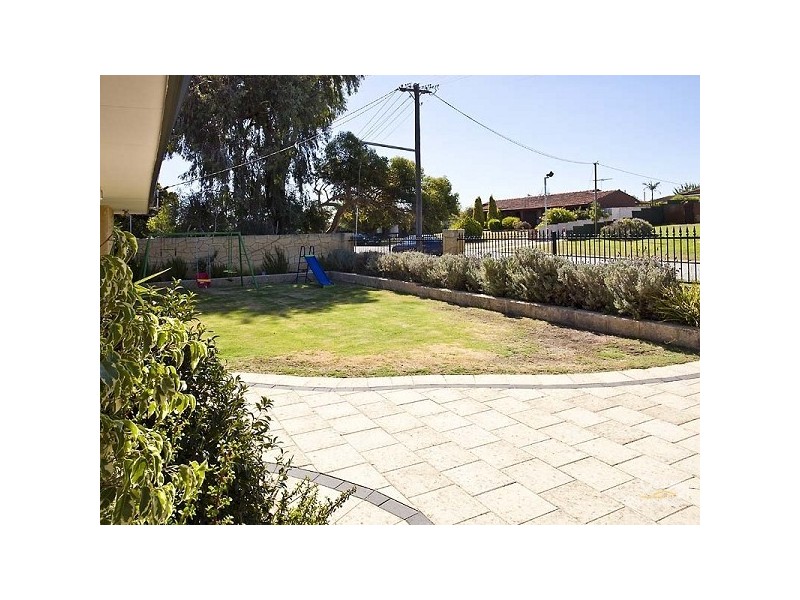 6 Mayo Court, Parkwood WA 6147