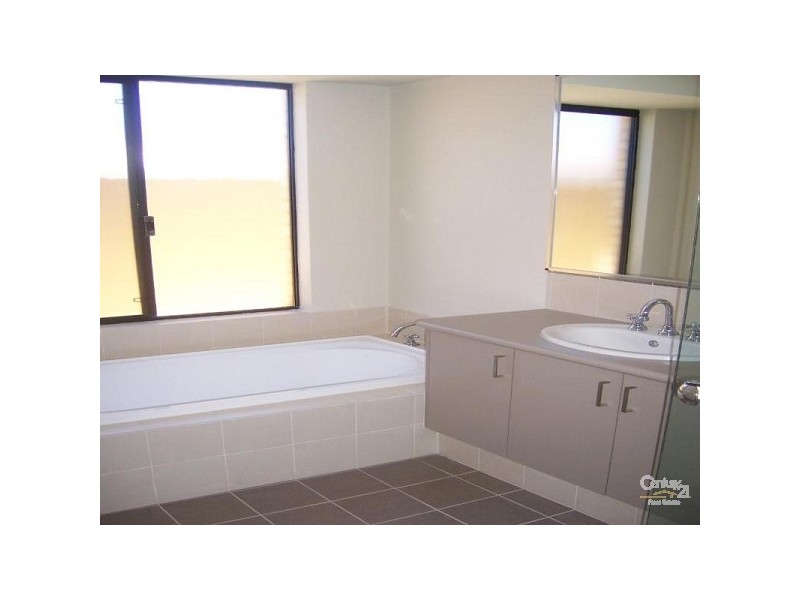 24 Claridge Circle, Thornlie WA 6108