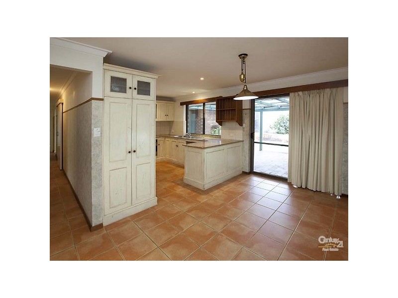 15 Sixth Avenue, Shelley WA 6148