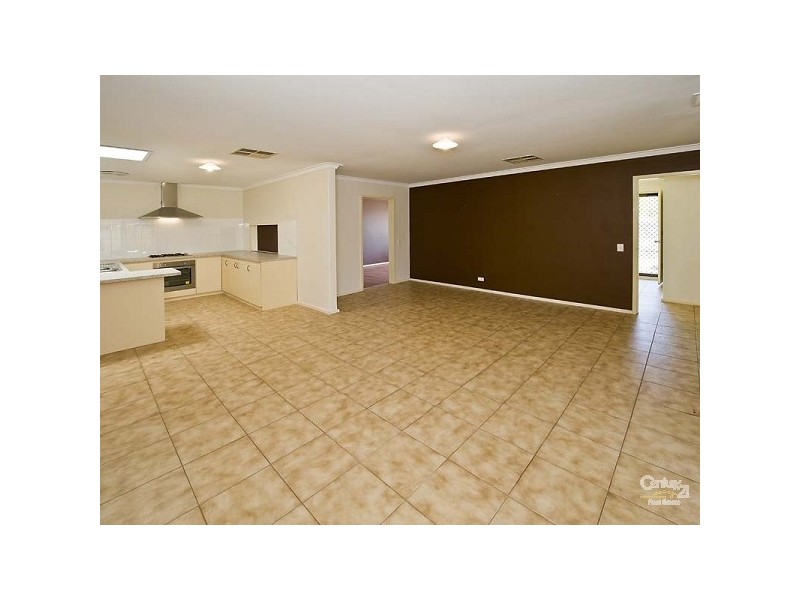 10 Matilda Street, Huntingdale WA 6110