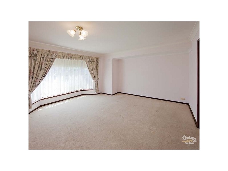9 Chivalry Way, Thornlie WA 6108