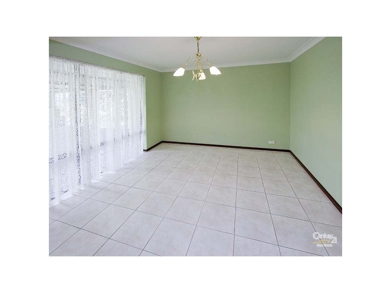9 Chivalry Way, Thornlie WA 6108