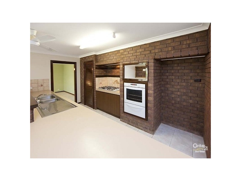 9 Chivalry Way, Thornlie WA 6108