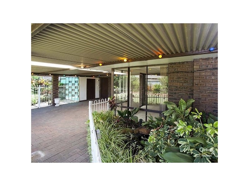 9 Chivalry Way, Thornlie WA 6108