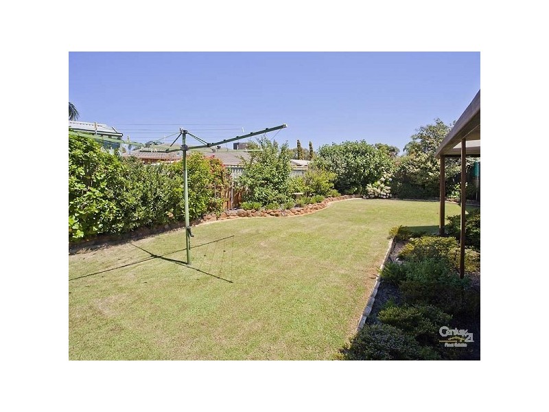 9 Chivalry Way, Thornlie WA 6108