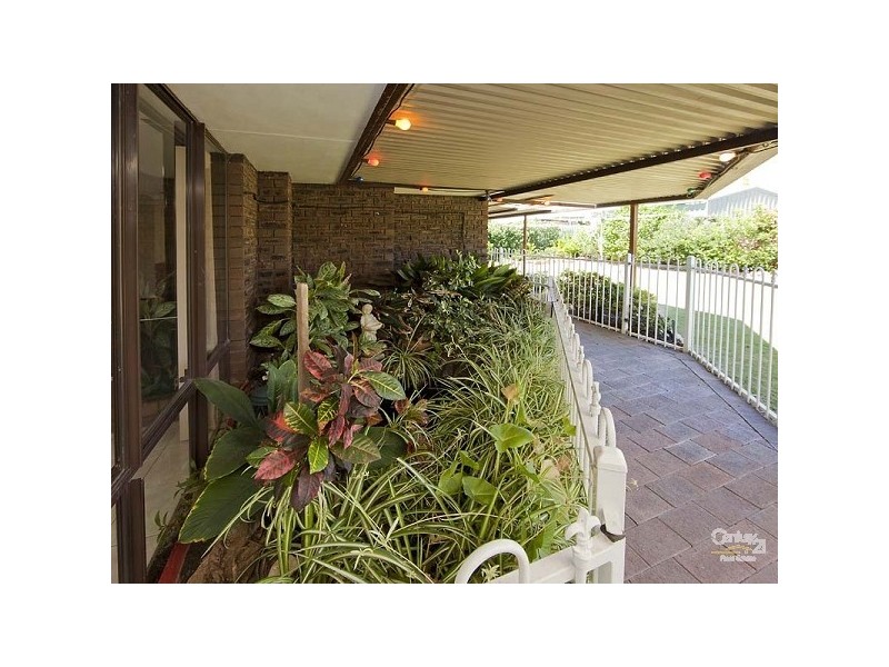 9 Chivalry Way, Thornlie WA 6108