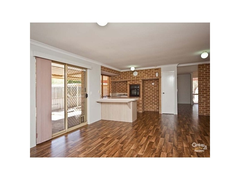 26 Parakeela Grove, Maddington WA 6109