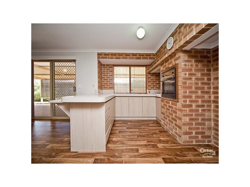 26 Parakeela Grove, Maddington WA 6109