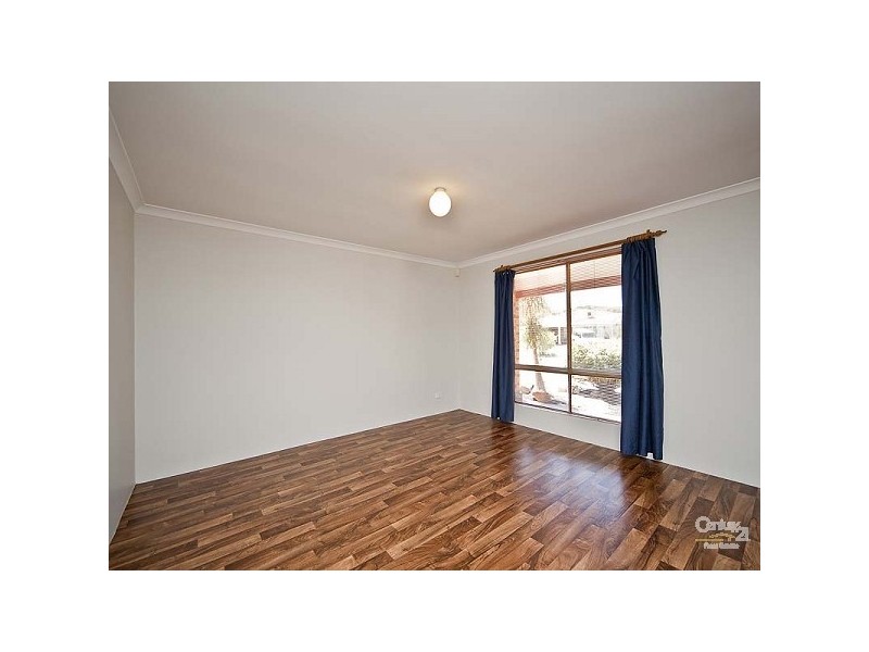 26 Parakeela Grove, Maddington WA 6109
