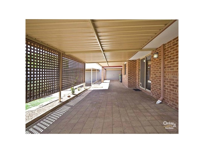 26 Parakeela Grove, Maddington WA 6109