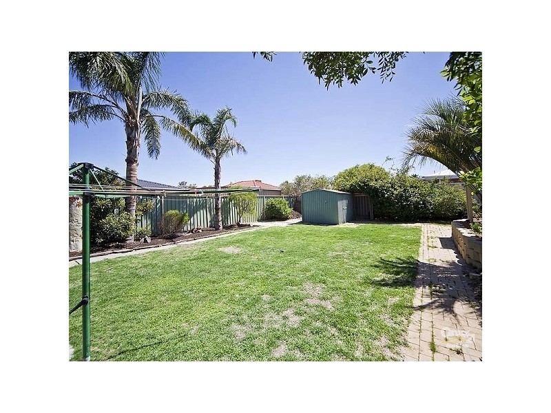 26 Parakeela Grove, Maddington WA 6109