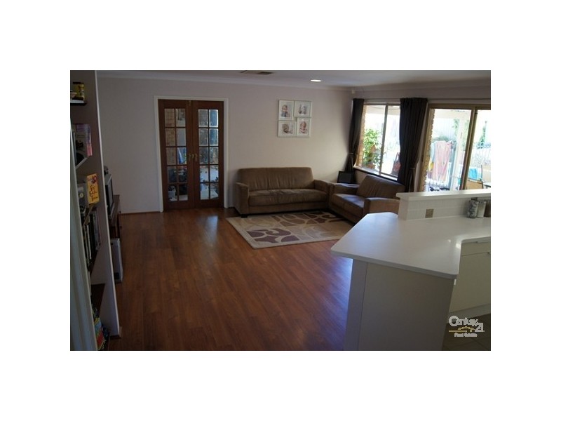 12 Sovereign Drive, Thornlie WA 6108