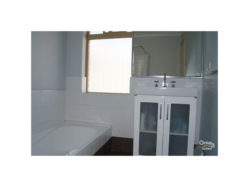 12 Sovereign Drive, Thornlie WA 6108