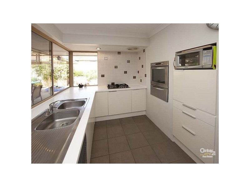 12 Sovereign Drive, Thornlie WA 6108