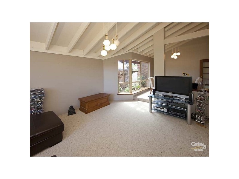 12 Sovereign Drive, Thornlie WA 6108