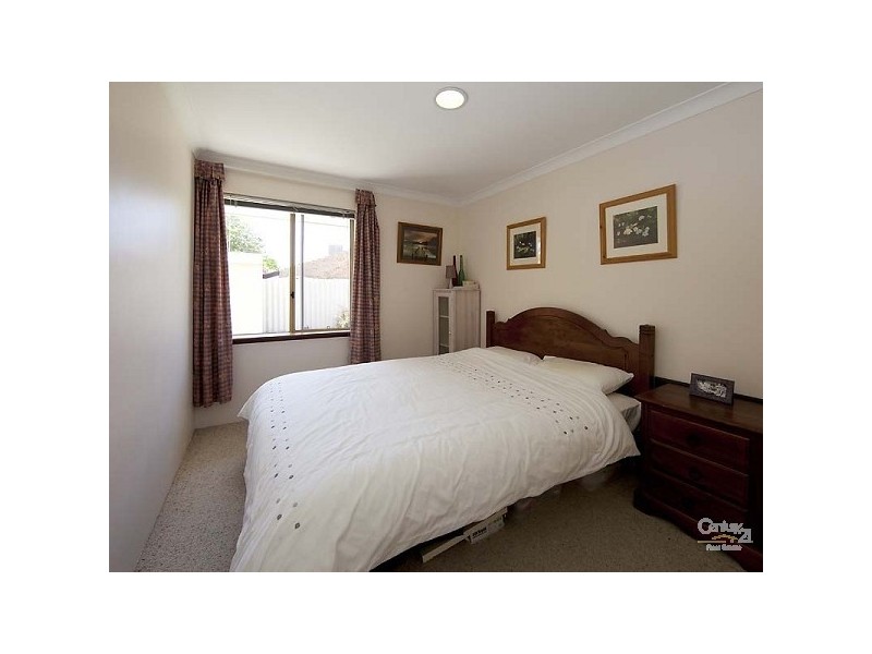 12 Sovereign Drive, Thornlie WA 6108