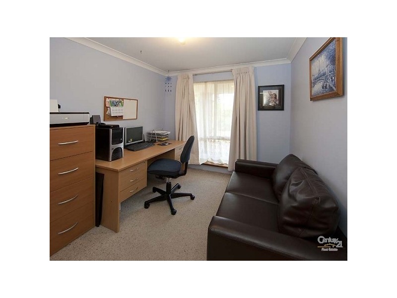 12 Sovereign Drive, Thornlie WA 6108