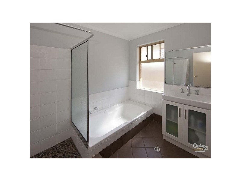 12 Sovereign Drive, Thornlie WA 6108