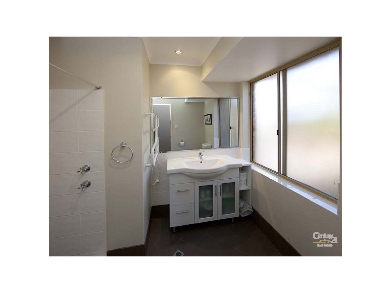 12 Sovereign Drive, Thornlie WA 6108