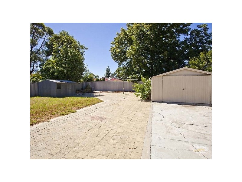 25 Birchington Street, Beckenham WA 6107