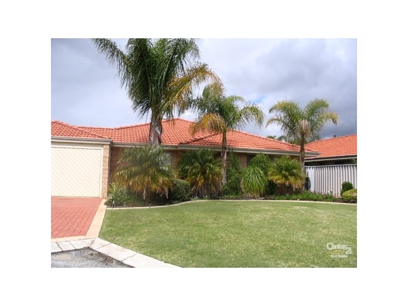 11 Hollyoak Place, Thornlie WA 6108