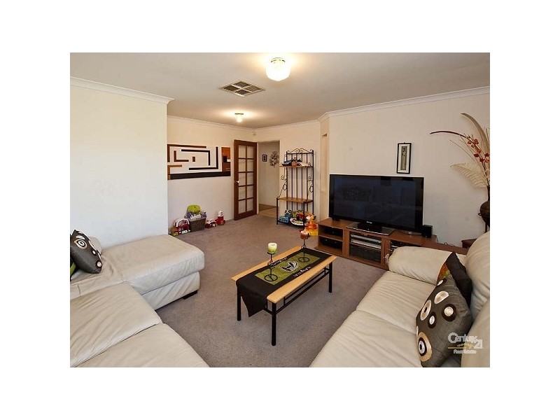 11 Hollyoak Place, Thornlie WA 6108