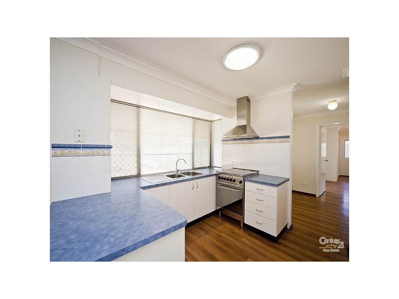 6 Regal Drive, Thornlie WA 6108