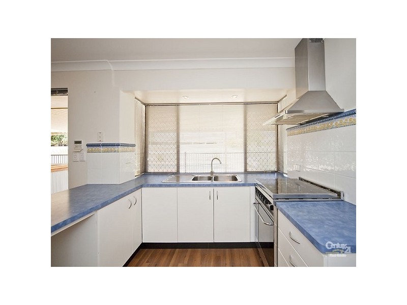 6 Regal Drive, Thornlie WA 6108