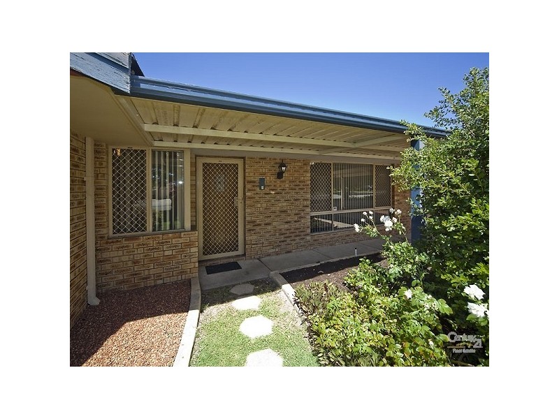 6 Regal Drive, Thornlie WA 6108